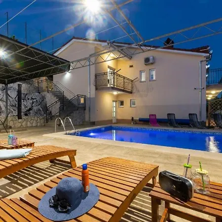 Minto & Slava Διαμέρισμα *